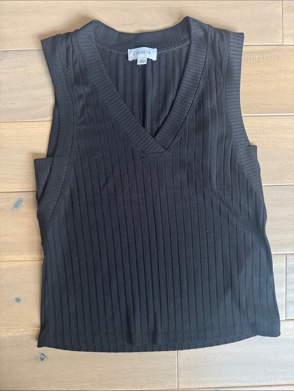 Evereve Black Ribbed V-Neck Tank Top